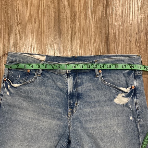 GAP Cutoff Denim Shorts - Picture 6 of 10